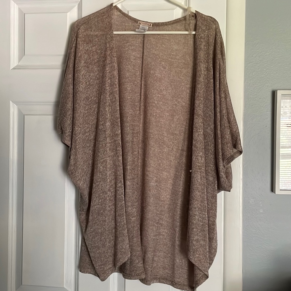 Loose short sleeve cardigan